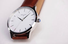 Load image into Gallery viewer, The Iconic British Tan and Silver
